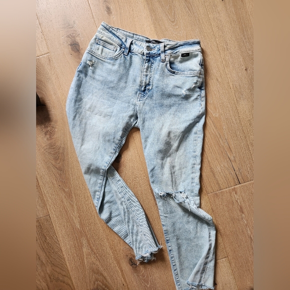 Viola High Rise Slim Straight Jean | Light Blue - Picture 2 of 3